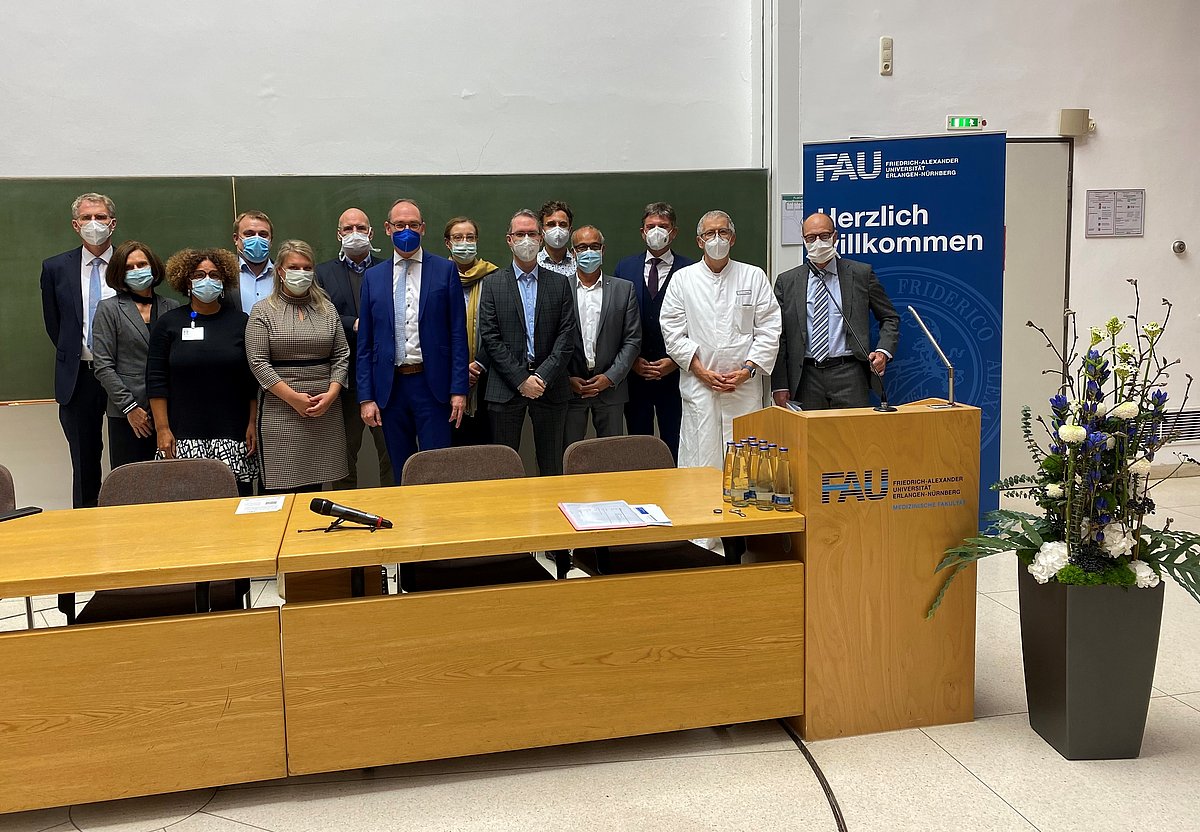 Rezensionen Für Frauenklinik Des Uni-klinikums Erlangen Campus heißt angehende Hebammen willkommen - Frauenklinik